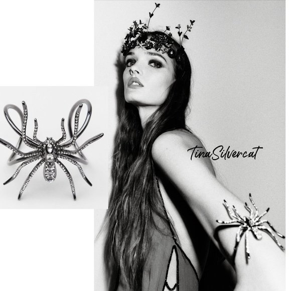 BLOGGER'S FAVE! Zara Spider Rhinestone Bracelet NWT - Picture 3 of 9